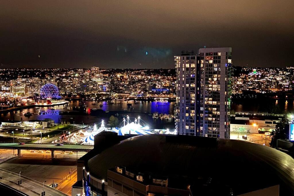 Apartamento Downtown 3Br/2Ba+Views+Skytrain+Free Parking Vancouver Exterior foto