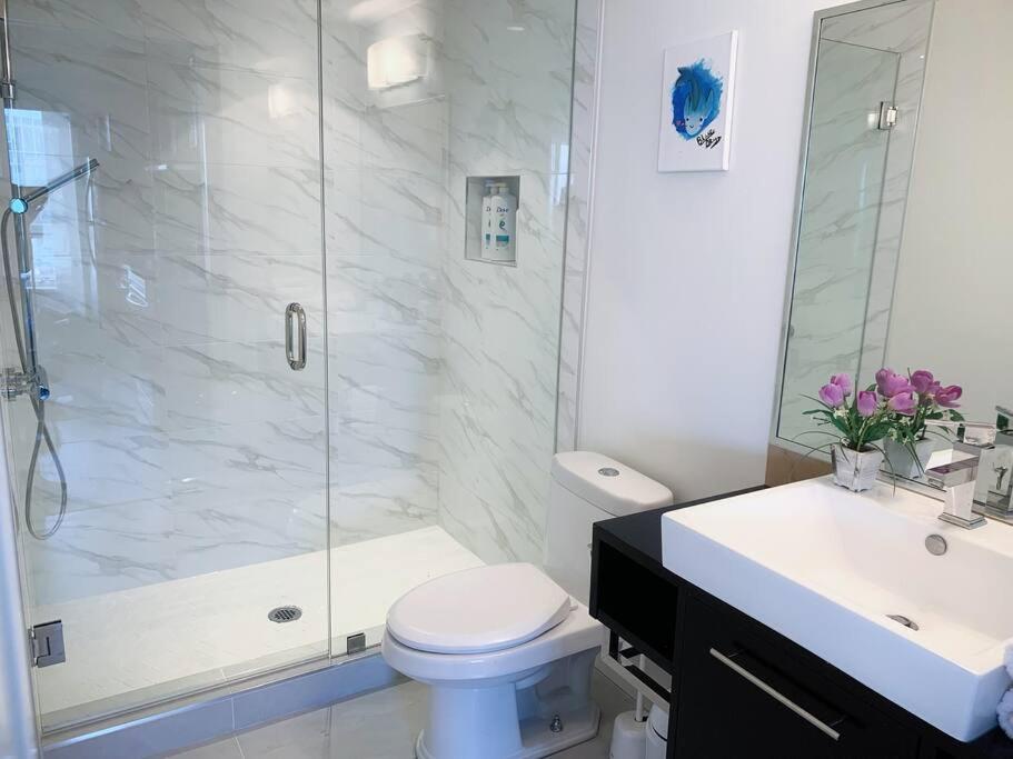 Apartamento Downtown 3Br/2Ba+Views+Skytrain+Free Parking Vancouver Exterior foto