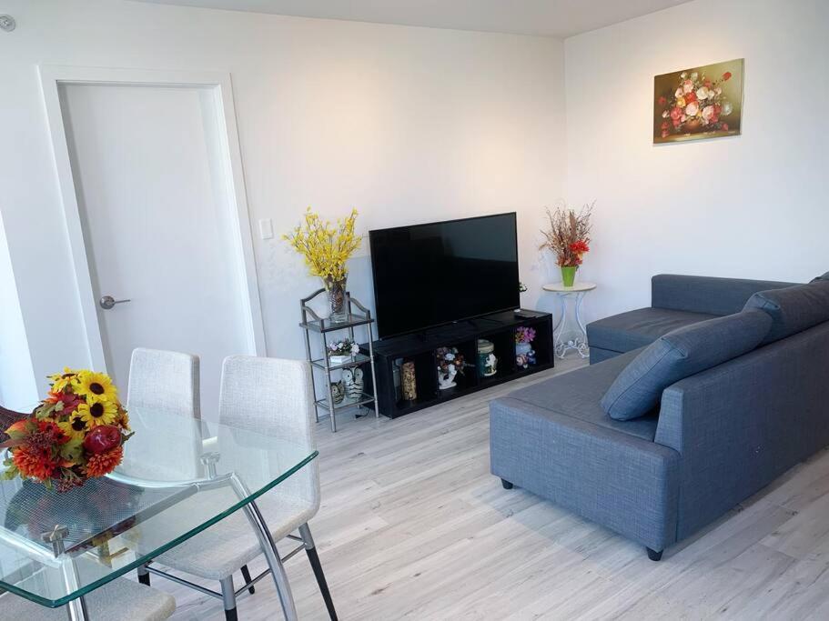 Apartamento Downtown 3Br/2Ba+Views+Skytrain+Free Parking Vancouver Exterior foto