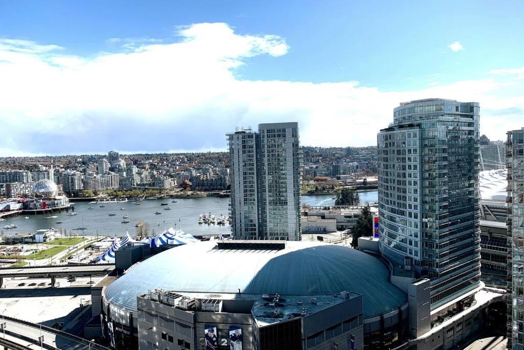 Apartamento Downtown 3Br/2Ba+Views+Skytrain+Free Parking Vancouver Exterior foto
