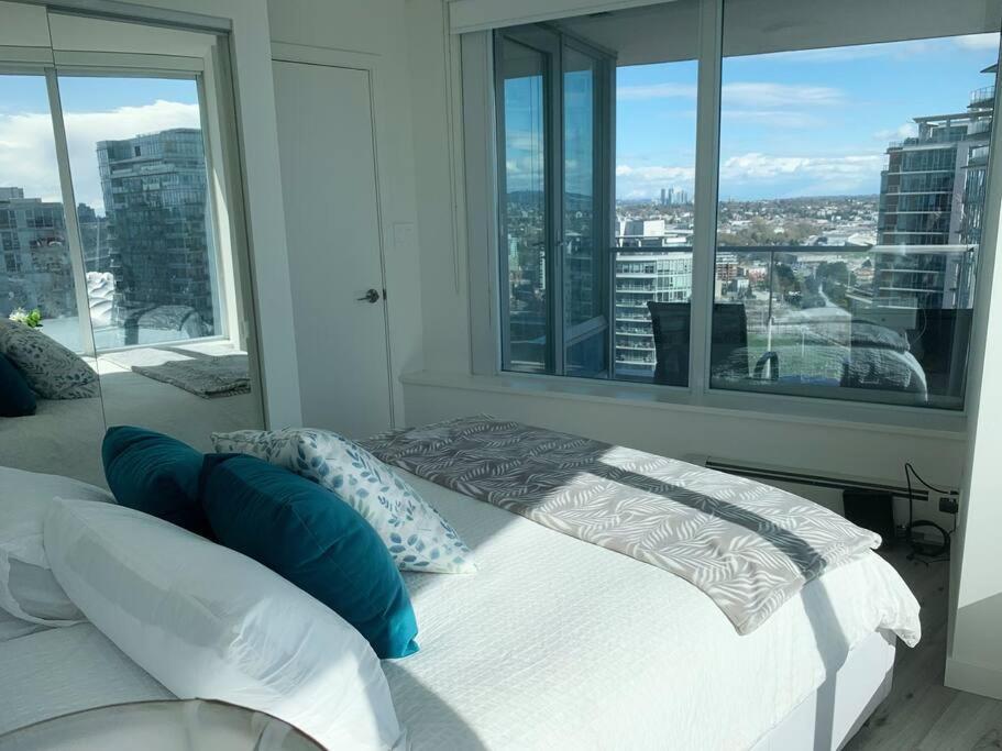 Apartamento Downtown 3Br/2Ba+Views+Skytrain+Free Parking Vancouver Exterior foto