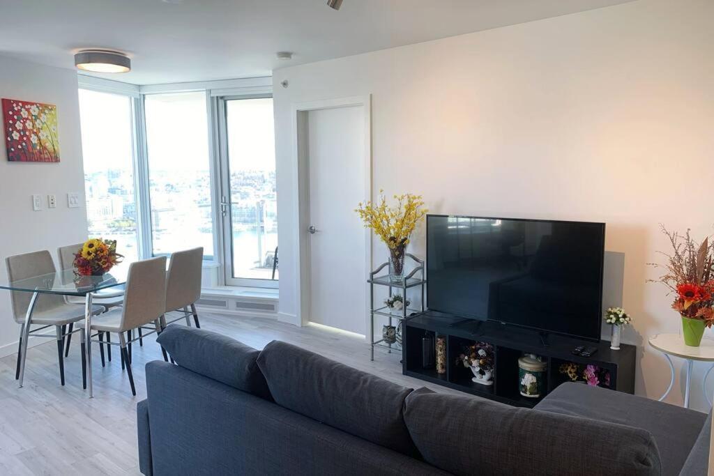 Apartamento Downtown 3Br/2Ba+Views+Skytrain+Free Parking Vancouver Exterior foto