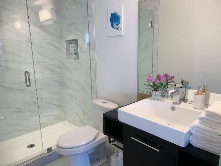 Apartamento Downtown 3Br/2Ba+Views+Skytrain+Free Parking Vancouver Exterior foto